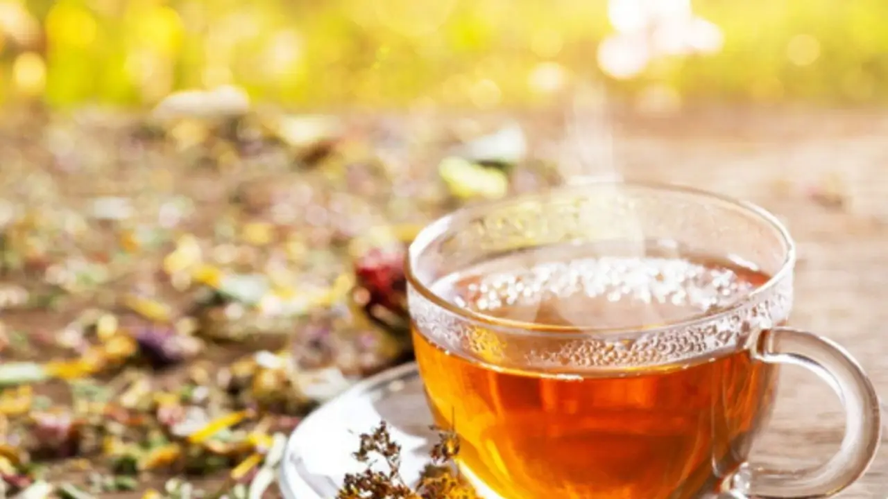 Bere questo a stomaco vuoto al mattino cambia radicalmente la tua digestione e il tuo metabolismo