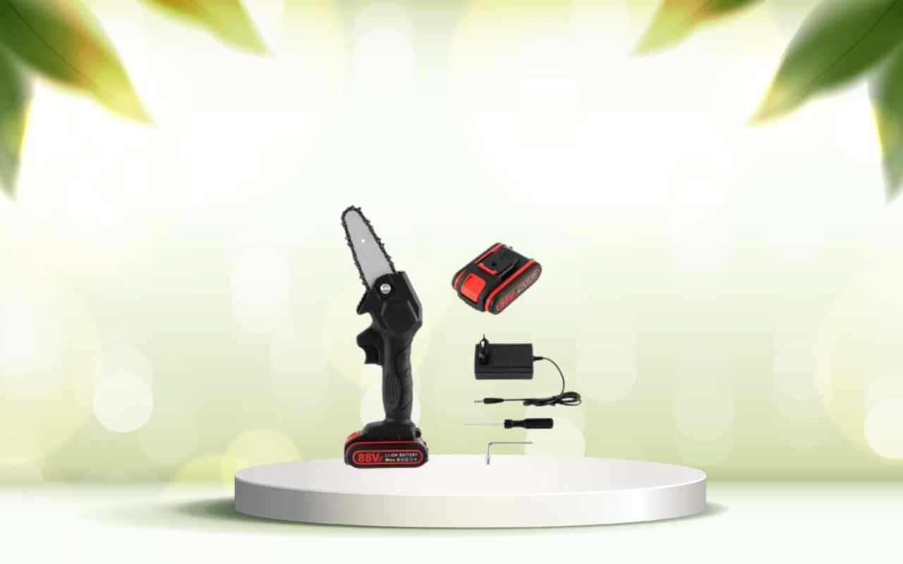 Scopri la mini motosega a batteria: pota e taglia in giardino senza fatica